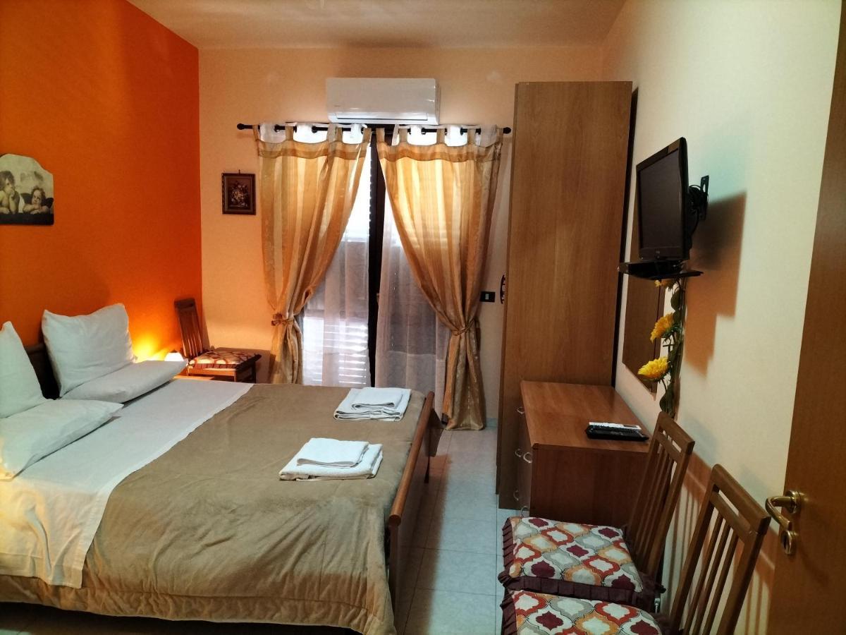 Casa Vacanza Da Rosa Letojanni Kültér fotó