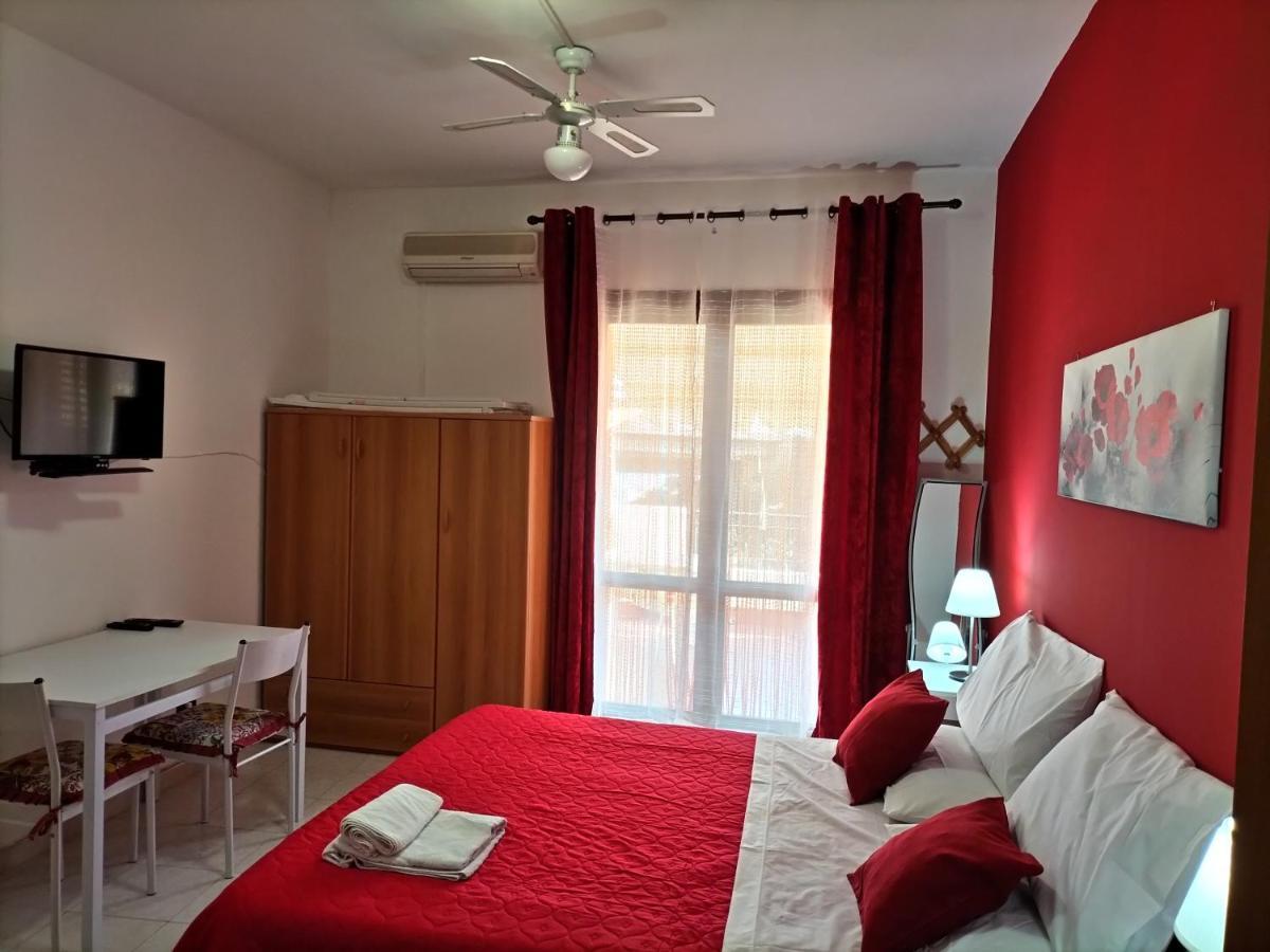 Casa Vacanza Da Rosa Letojanni Kültér fotó