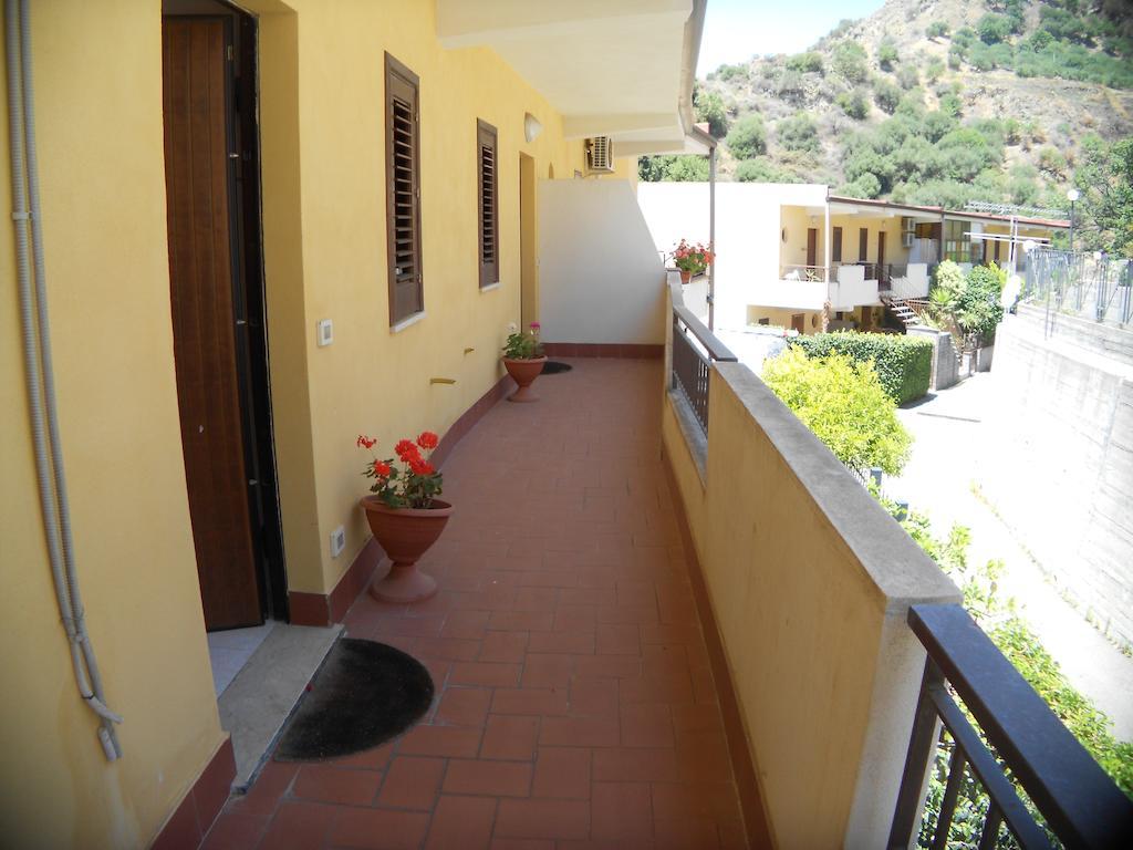 Casa Vacanza Da Rosa Letojanni Kültér fotó