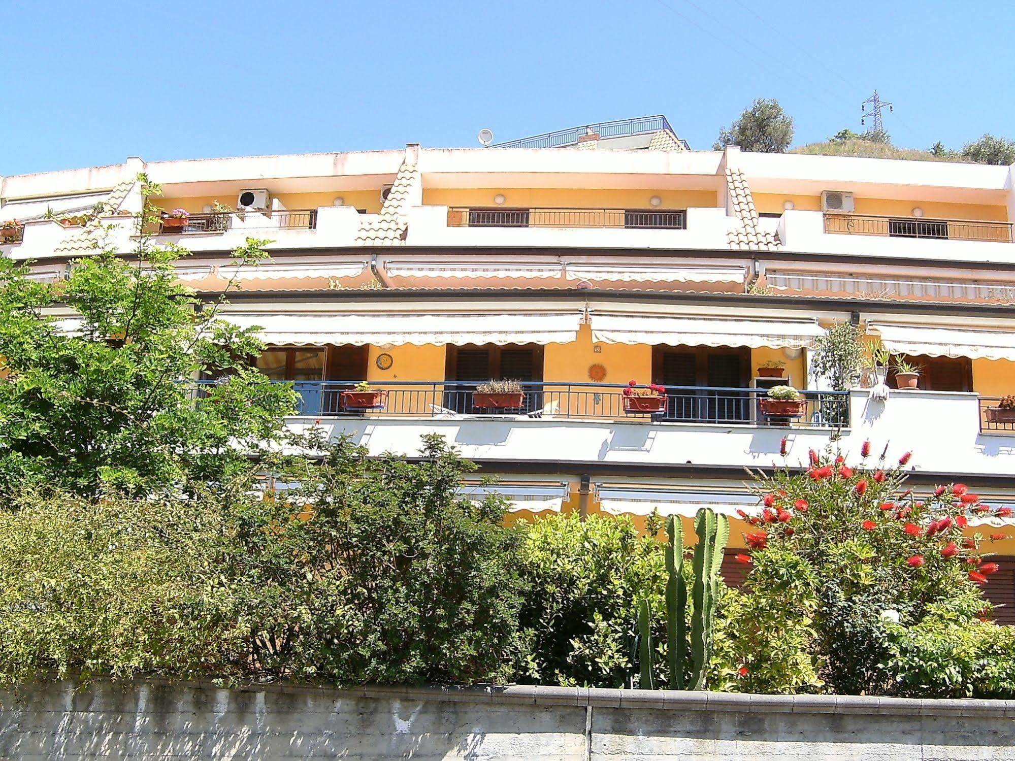 Casa Vacanza Da Rosa Letojanni Kültér fotó
