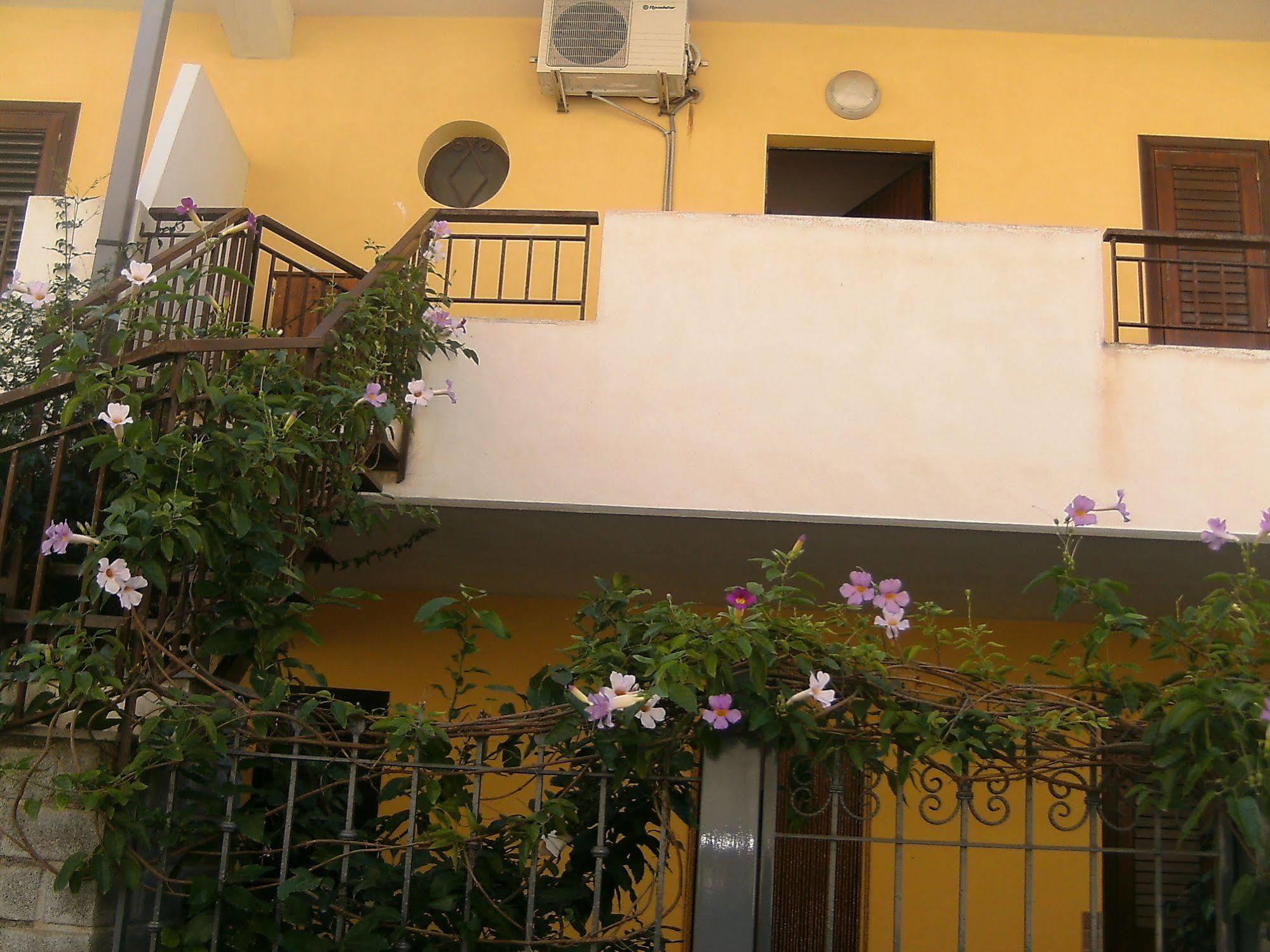 Casa Vacanza Da Rosa Letojanni Kültér fotó
